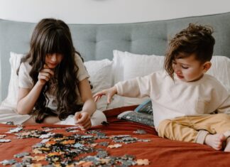 Kids doing puzzle